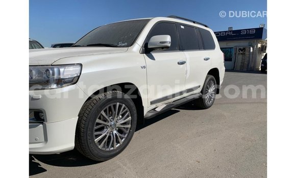 Buy Import Toyota Land Cruiser White Car in Import - Dubai in Arusha Buy Import Toyota Land Cruiser White Car in Import - Dubai in Arusha