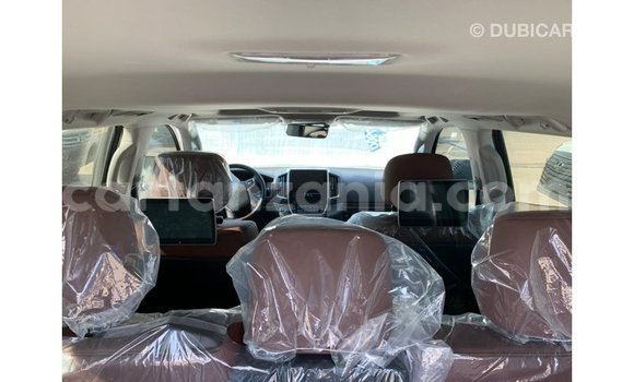 Buy Import Toyota Land Cruiser White Car in Import - Dubai in Arusha Buy Import Toyota Land Cruiser White Car in Import - Dubai in Arusha