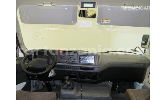 Nunua Imported Toyota Coaster Nyeupe Gari ndani ya Import - Dubai nchini Arusha Nunua Imported Toyota Coaster Nyeupe Gari ndani ya Import - Dubai nchini Arusha