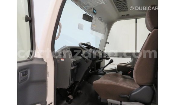 Nunua Imported Toyota Coaster Nyeupe Gari ndani ya Import - Dubai nchini Arusha Nunua Imported Toyota Coaster Nyeupe Gari ndani ya Import - Dubai nchini Arusha
