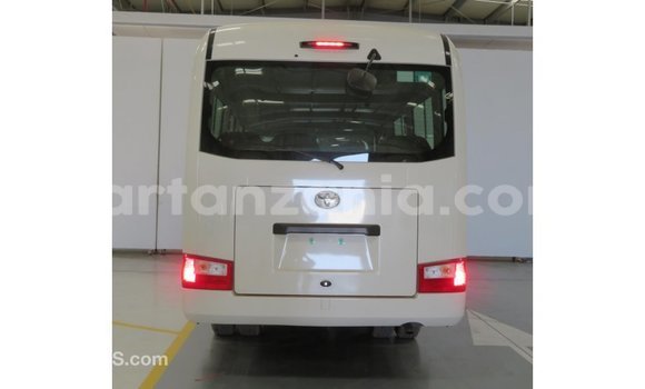 Nunua Imported Toyota Coaster Nyeupe Gari ndani ya Import - Dubai nchini Arusha Nunua Imported Toyota Coaster Nyeupe Gari ndani ya Import - Dubai nchini Arusha
