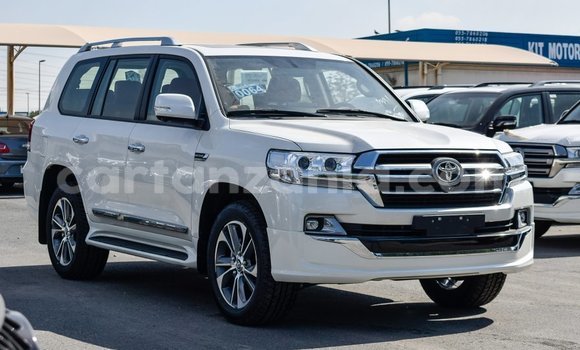 Buy Import Toyota Land Cruiser White Car in Import - Dubai in Arusha Buy Import Toyota Land Cruiser White Car in Import - Dubai in Arusha