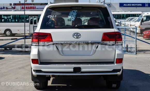 Buy Import Toyota Land Cruiser White Car in Import - Dubai in Arusha Buy Import Toyota Land Cruiser White Car in Import - Dubai in Arusha