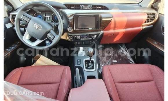 Nunua Imported Toyota Hilux Nyeupe Gari ndani ya Import - Dubai nchini Arusha Nunua Imported Toyota Hilux Nyeupe Gari ndani ya Import - Dubai nchini Arusha