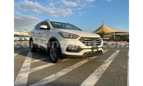 Nunua Imported Hyundai Santa Fe Nyeupe Gari ndani ya Import - Dubai nchini Arusha Nunua Imported Hyundai Santa Fe Nyeupe Gari ndani ya Import - Dubai nchini Arusha