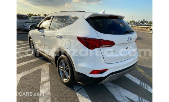 Nunua Imported Hyundai Santa Fe Nyeupe Gari ndani ya Import - Dubai nchini Arusha Nunua Imported Hyundai Santa Fe Nyeupe Gari ndani ya Import - Dubai nchini Arusha