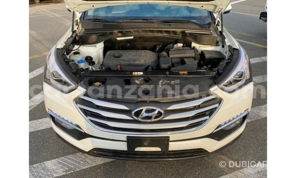 Nunua Imported Hyundai Santa Fe Nyeupe Gari ndani ya Import - Dubai nchini Arusha Nunua Imported Hyundai Santa Fe Nyeupe Gari ndani ya Import - Dubai nchini Arusha