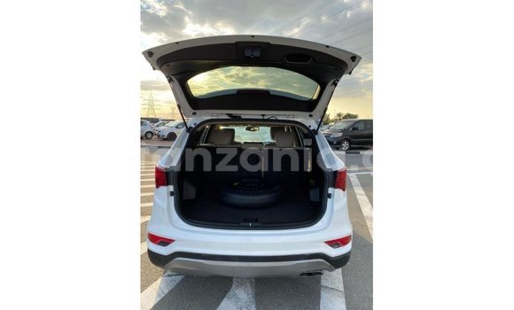 Nunua Imported Hyundai Santa Fe Nyeupe Gari ndani ya Import - Dubai nchini Arusha Nunua Imported Hyundai Santa Fe Nyeupe Gari ndani ya Import - Dubai nchini Arusha