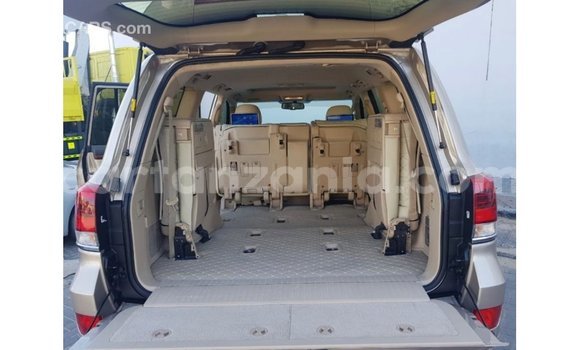 Buy Import Toyota Land Cruiser Other Car in Import - Dubai in Arusha Buy Import Toyota Land Cruiser Other Car in Import - Dubai in Arusha