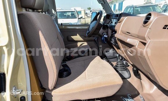 Buy Import Toyota Land Cruiser Beige Car in Import - Dubai in Arusha Buy Import Toyota Land Cruiser Beige Car in Import - Dubai in Arusha