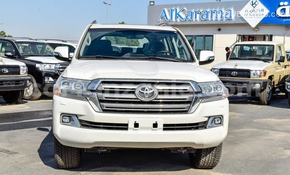 Buy Import Toyota Land Cruiser White Car in Import - Dubai in Arusha Buy Import Toyota Land Cruiser White Car in Import - Dubai in Arusha