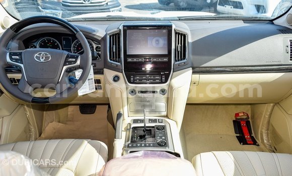 Nunua Imported Toyota Land Cruiser Nyeusi Gari ndani ya Import - Dubai nchini Arusha Nunua Imported Toyota Land Cruiser Nyeusi Gari ndani ya Import - Dubai nchini Arusha