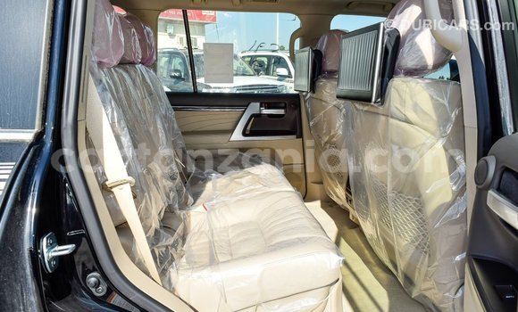 Nunua Imported Toyota Land Cruiser Nyeusi Gari ndani ya Import - Dubai nchini Arusha Nunua Imported Toyota Land Cruiser Nyeusi Gari ndani ya Import - Dubai nchini Arusha