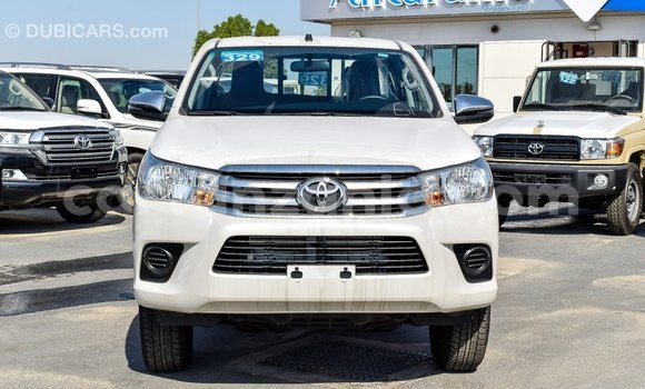 Nunua Imported Toyota Hilux Nyeupe Gari ndani ya Import - Dubai nchini Arusha Nunua Imported Toyota Hilux Nyeupe Gari ndani ya Import - Dubai nchini Arusha