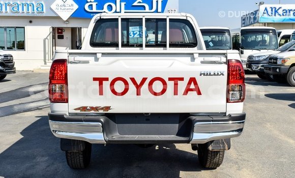 Nunua Imported Toyota Hilux Nyeupe Gari ndani ya Import - Dubai nchini Arusha Nunua Imported Toyota Hilux Nyeupe Gari ndani ya Import - Dubai nchini Arusha