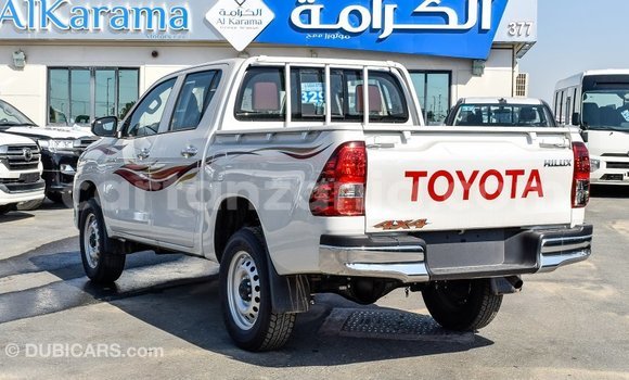 Nunua Imported Toyota Hilux Nyeupe Gari ndani ya Import - Dubai nchini Arusha Nunua Imported Toyota Hilux Nyeupe Gari ndani ya Import - Dubai nchini Arusha