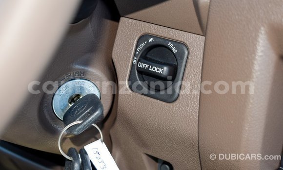 Buy Import Toyota Land Cruiser Beige Car in Import - Dubai in Arusha Buy Import Toyota Land Cruiser Beige Car in Import - Dubai in Arusha