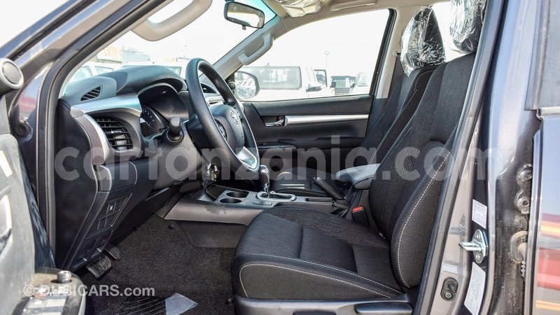 Big with watermark toyota hilux arusha import dubai 8007