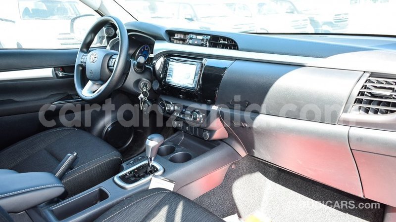 Big with watermark toyota hilux arusha import dubai 8007