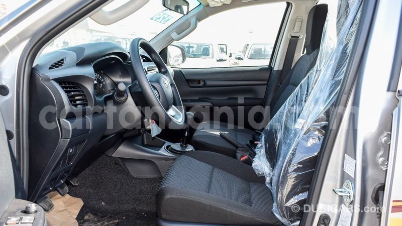 Big with watermark toyota hilux arusha import dubai 8009