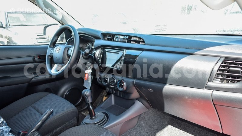 Big with watermark toyota hilux arusha import dubai 8009