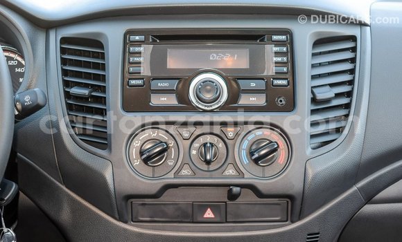 Buy Import Mitsubishi L200 White Car in Import - Dubai in Arusha Buy Import Mitsubishi L200 White Car in Import - Dubai in Arusha