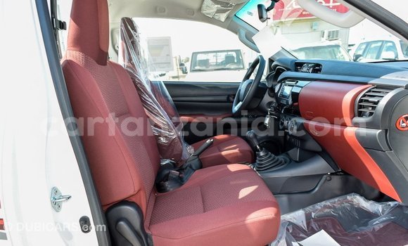 Buy Import Toyota Hilux White Car in Import - Dubai in Arusha Buy Import Toyota Hilux White Car in Import - Dubai in Arusha