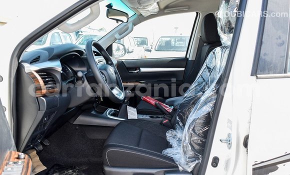 Buy Import Toyota Hilux White Car in Import - Dubai in Arusha Buy Import Toyota Hilux White Car in Import - Dubai in Arusha