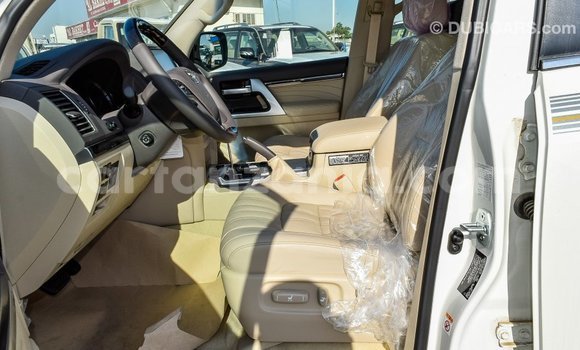 Buy Import Toyota Land Cruiser White Car in Import - Dubai in Arusha Buy Import Toyota Land Cruiser White Car in Import - Dubai in Arusha