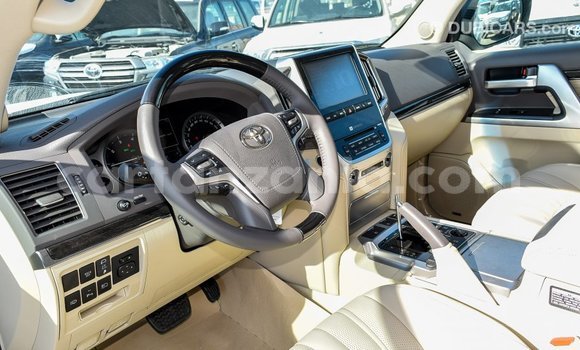 Buy Import Toyota Land Cruiser White Car in Import - Dubai in Arusha Buy Import Toyota Land Cruiser White Car in Import - Dubai in Arusha