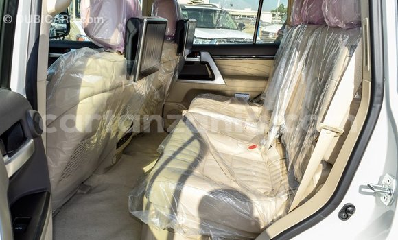 Buy Import Toyota Land Cruiser White Car in Import - Dubai in Arusha Buy Import Toyota Land Cruiser White Car in Import - Dubai in Arusha