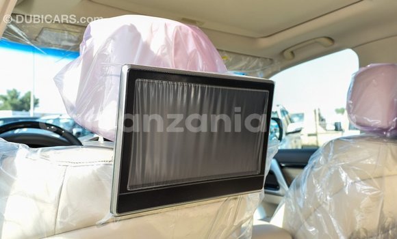 Buy Import Toyota Land Cruiser White Car in Import - Dubai in Arusha Buy Import Toyota Land Cruiser White Car in Import - Dubai in Arusha