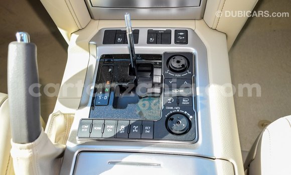 Buy Import Toyota Land Cruiser White Car in Import - Dubai in Arusha Buy Import Toyota Land Cruiser White Car in Import - Dubai in Arusha