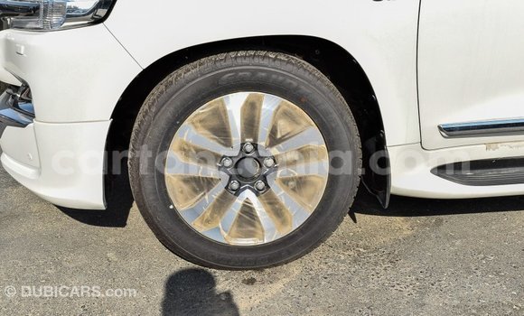 Buy Import Toyota Land Cruiser White Car in Import - Dubai in Arusha Buy Import Toyota Land Cruiser White Car in Import - Dubai in Arusha