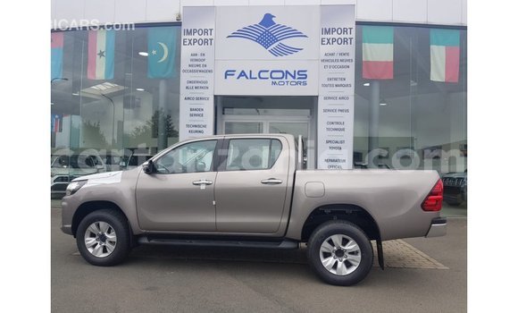 Nunua Imported Toyota Hilux Nyingine Gari ndani ya Import - Dubai nchini Arusha Nunua Imported Toyota Hilux Nyingine Gari ndani ya Import - Dubai nchini Arusha