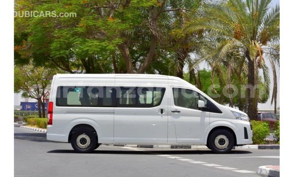 Buy Import Toyota Hiace White Car in Import - Dubai in Arusha Buy Import Toyota Hiace White Car in Import - Dubai in Arusha