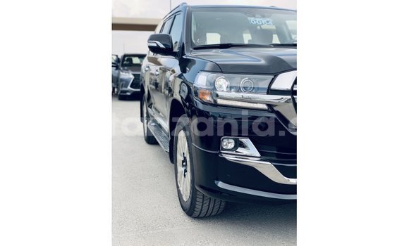 Buy Import Toyota Land Cruiser Black Car in Import - Dubai in Arusha Buy Import Toyota Land Cruiser Black Car in Import - Dubai in Arusha