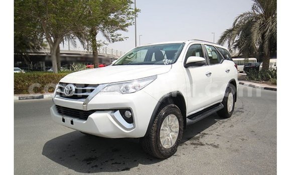Buy Import Toyota Fortuner White Car in Import - Dubai in Arusha Buy Import Toyota Fortuner White Car in Import - Dubai in Arusha