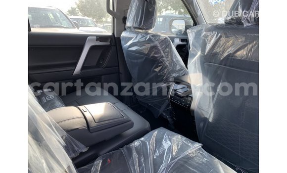 Nunua Imported Toyota Prado Nyeusi Gari ndani ya Import - Dubai nchini Arusha Nunua Imported Toyota Prado Nyeusi Gari ndani ya Import - Dubai nchini Arusha