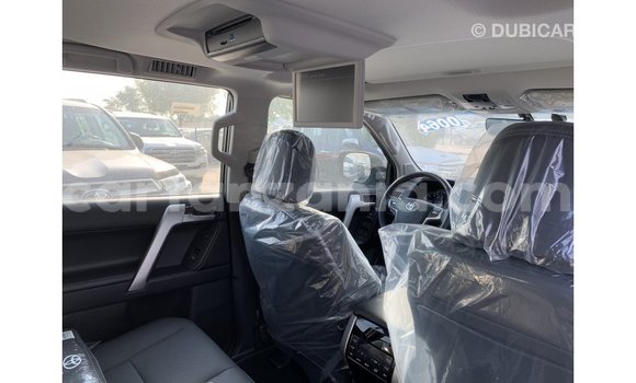 Nunua Imported Toyota Prado Nyeusi Gari ndani ya Import - Dubai nchini Arusha Nunua Imported Toyota Prado Nyeusi Gari ndani ya Import - Dubai nchini Arusha