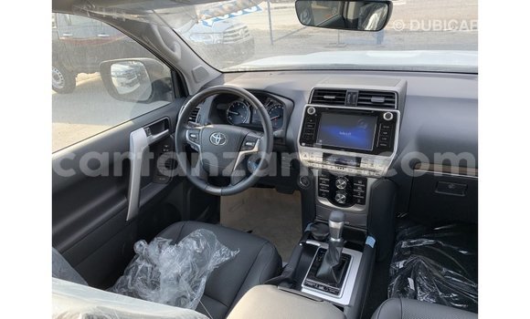 Nunua Imported Toyota Prado Nyeusi Gari ndani ya Import - Dubai nchini Arusha Nunua Imported Toyota Prado Nyeusi Gari ndani ya Import - Dubai nchini Arusha