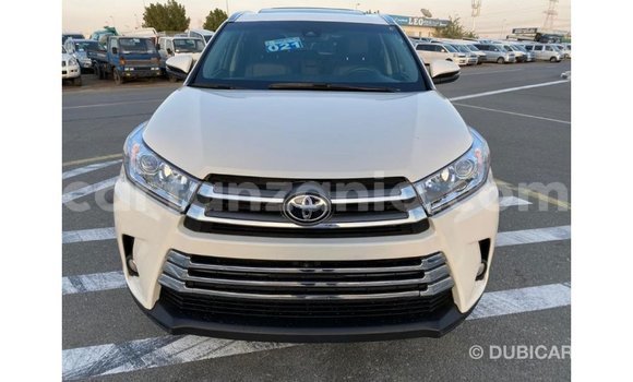 Nunua Imported Toyota Highlander Nyeupe Gari ndani ya Import - Dubai nchini Arusha Nunua Imported Toyota Highlander Nyeupe Gari ndani ya Import - Dubai nchini Arusha