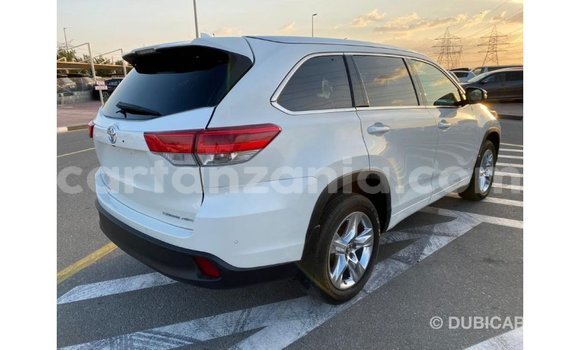 Nunua Imported Toyota Highlander Nyeupe Gari ndani ya Import - Dubai nchini Arusha Nunua Imported Toyota Highlander Nyeupe Gari ndani ya Import - Dubai nchini Arusha