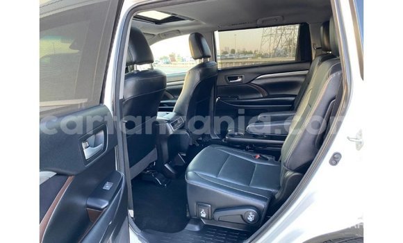 Nunua Imported Toyota Highlander Nyeupe Gari ndani ya Import - Dubai nchini Arusha Nunua Imported Toyota Highlander Nyeupe Gari ndani ya Import - Dubai nchini Arusha