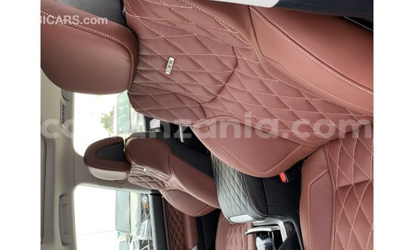 Nunua Imported Toyota Land Cruiser Nyeusi Gari ndani ya Import - Dubai nchini Arusha Nunua Imported Toyota Land Cruiser Nyeusi Gari ndani ya Import - Dubai nchini Arusha
