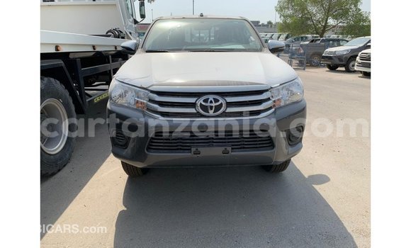 Nunua Imported Toyota Hilux Nyingine Gari ndani ya Import - Dubai nchini Arusha Nunua Imported Toyota Hilux Nyingine Gari ndani ya Import - Dubai nchini Arusha