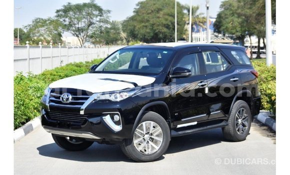 Nunua Imported Toyota Fortuner Nyeusi Gari ndani ya Import - Dubai nchini Arusha Nunua Imported Toyota Fortuner Nyeusi Gari ndani ya Import - Dubai nchini Arusha