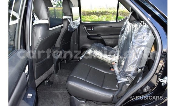 Nunua Imported Toyota Fortuner Nyeusi Gari ndani ya Import - Dubai nchini Arusha Nunua Imported Toyota Fortuner Nyeusi Gari ndani ya Import - Dubai nchini Arusha
