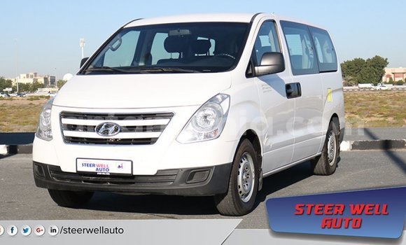 Nunua Imported Hyundai Accent Nyeupe Gari ndani ya Import - Dubai nchini Arusha Nunua Imported Hyundai Accent Nyeupe Gari ndani ya Import - Dubai nchini Arusha