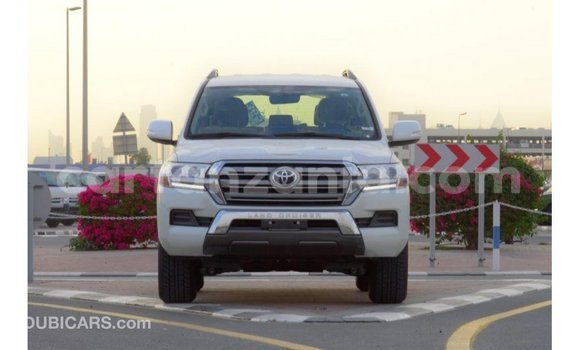 Buy Import Toyota Land Cruiser White Car in Import - Dubai in Arusha Buy Import Toyota Land Cruiser White Car in Import - Dubai in Arusha